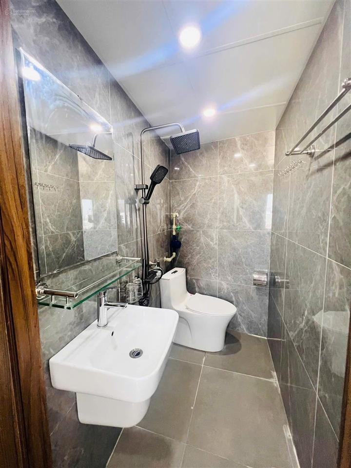 4,3 triệu  căn hộ khép kín tại cự khối 30m2  thang máy  full nội thất  gần hv nông nghiệp