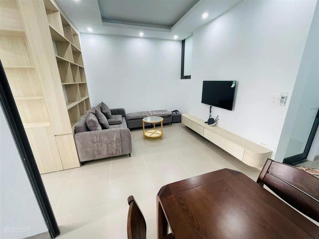 7 triệu  căn hộ cao cấp 1n1k tại 252 ngọc thuỵ 45m2  full nội thất  oto qua nhà  view hồ