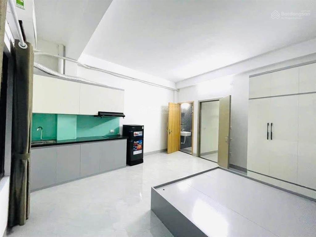 4,5 triệu  căn hộ khép kín tại 252 ngọc thụy 30m2  thang máy  full nội thất