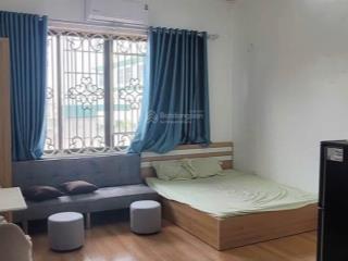 4 triệu  chkk tại hoa lâm  việt hưng 30m2  thang máy  full nội thất