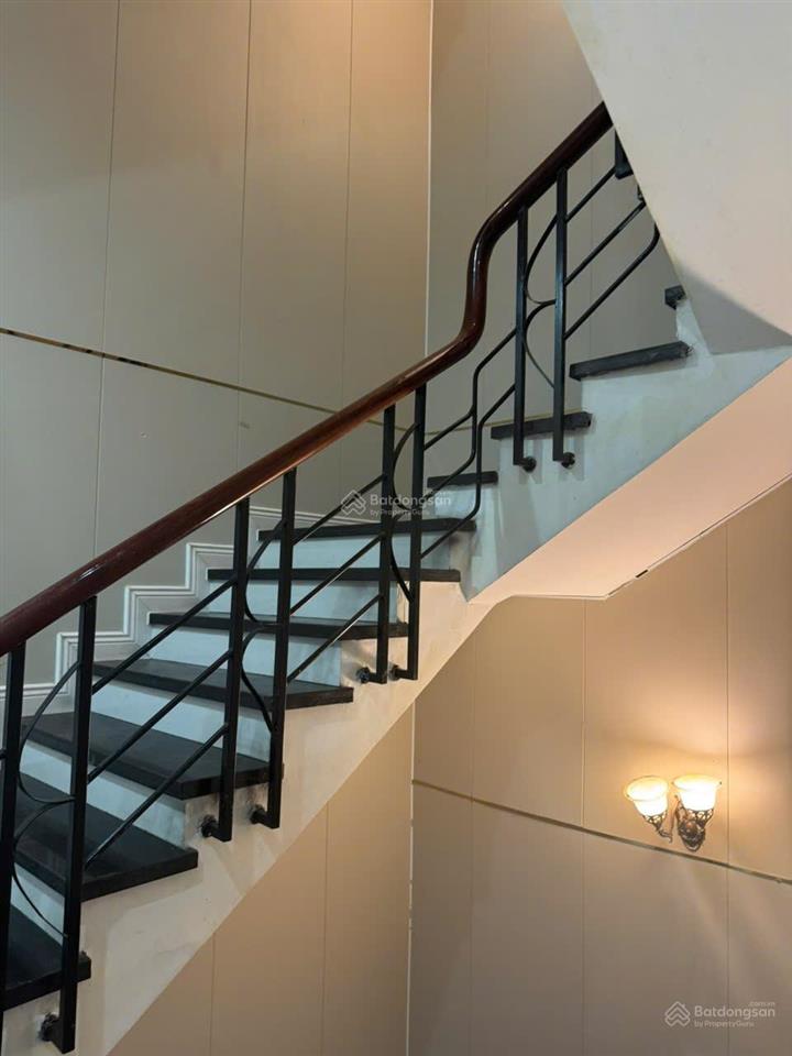 Chính chủ cho thuê nhà mặt tiền phố huế, nhà 4 tầng thông sàn, gần ngã tư tuệ tĩnh tiện kinh doanh