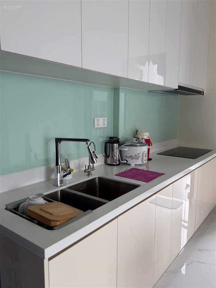Cho thuê căn hộ mới 100% 2pn 2wc full nội thất