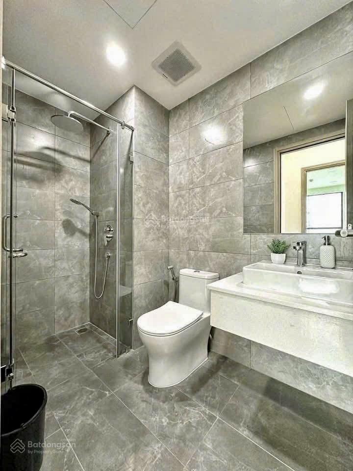 Cho thuê căn hộ mới 100% 2pn 2wc full nội thất