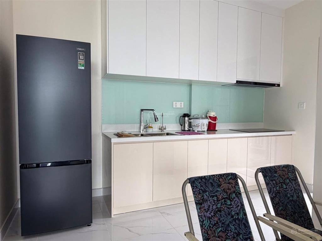 Cho thuê căn hộ mới 100% 2pn 2wc full nội thất