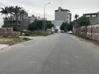 Trục chính phố phan đình phùng khu 7 đại phúc bn dt 78,5m2
mt 5m
gia 11 ty