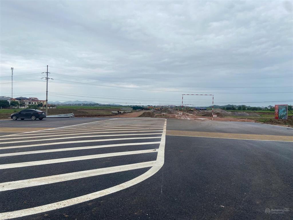 Chỉ hơn 3tỷ bạn được ngay lô đất mặt đường hom ql18 khu cn quế võ 2 mở rộng