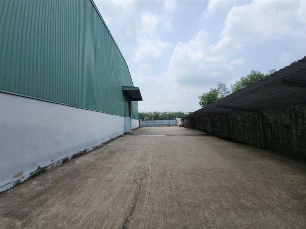 Cần cho thuê nhà xưởng tân uyên bd. dtkv 8000m2, nhà xưởng 5500m2