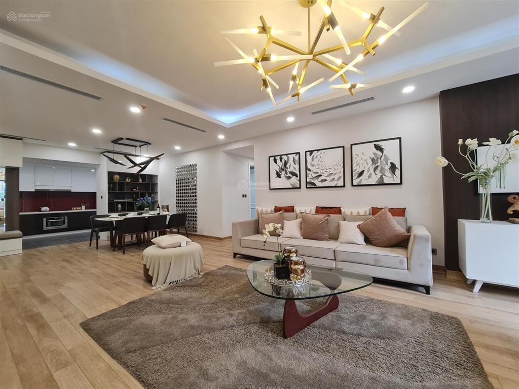 Cần nhượng lại căn 3pn 140m2 vị trí trung tâm cầu giấy, tầng trung đẹp view thoáng, sổ lâu dài