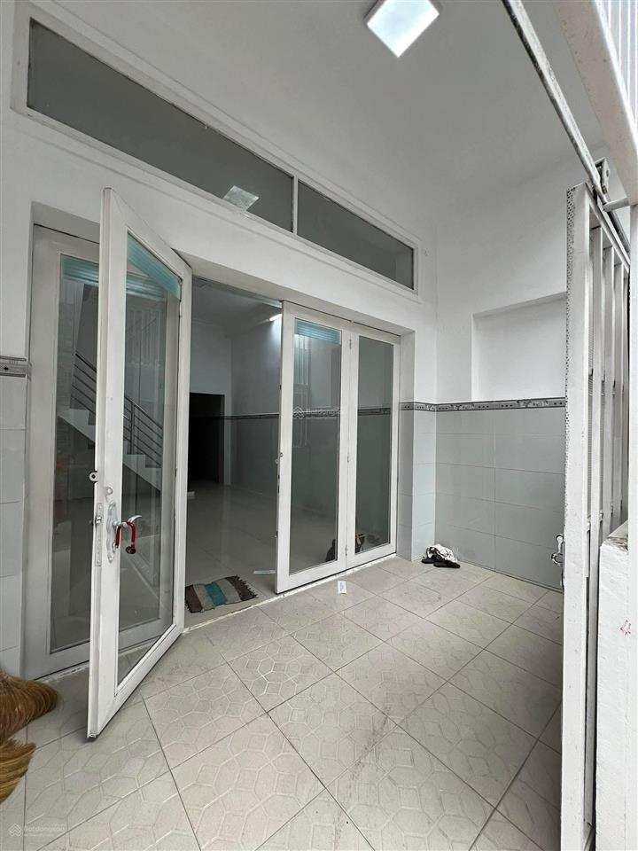 Nhà 2 tầng hiệp bình phước gần ql13 sát vạn phúc city đã sửa mới ở ngay