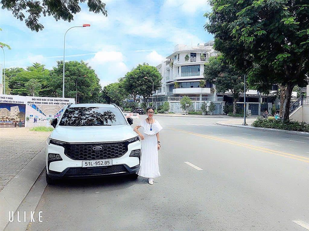 Nhà phố vạn phúc city 103m 1 hầm 5 tầng thang máy view hồ bơi