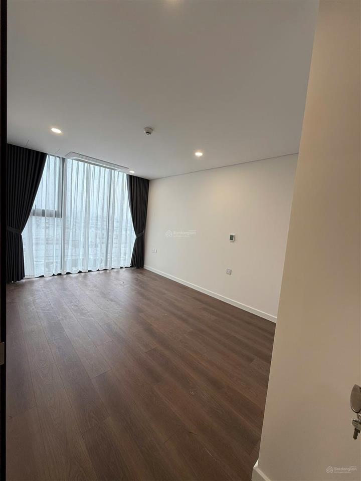 Bán 3 ngủ 108m2 tòa d view biệt thự đắt giá tại sunshine iconic giá 10,7** tỷ  em 0981 057 ***
