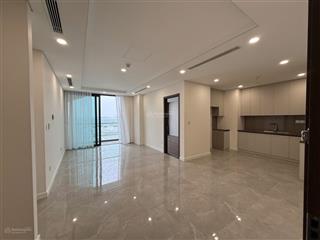 Bán 3 ngủ 108m2 tòa d view biệt thự đắt giá tại sunshine iconic giá 10,7** tỷ  em 0981 057 ***