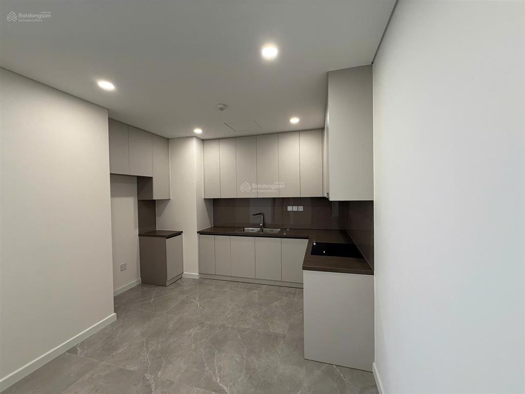 Bán 3 ngủ 108m2 tòa d view biệt thự đắt giá tại sunshine iconic giá 10,7** tỷ  em 0981 057 ***