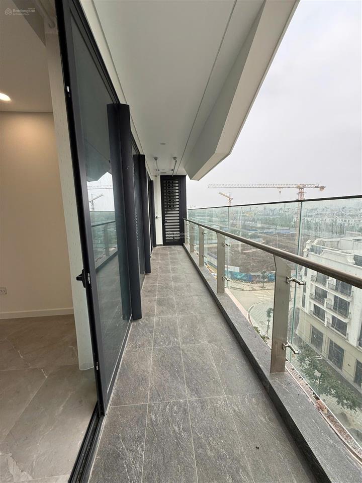 Bán 3 ngủ 108m2 tòa d view biệt thự đắt giá tại sunshine iconic giá 10,7** tỷ  em 0981 057 ***