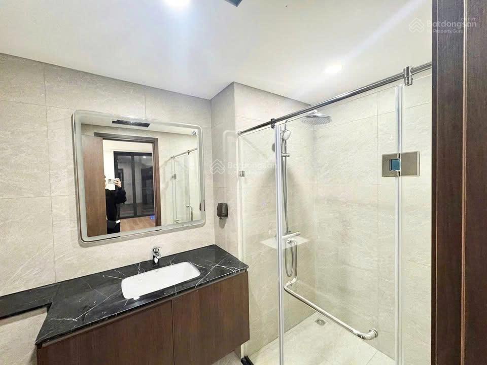 Bán gấp 1 phòng ngủ 1wc 55m2 giá 4,8 tỷ tại sunshine green iconic,  em 0981 057 ***