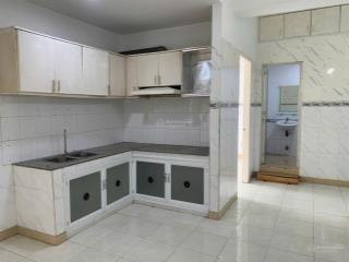 Bán căn hộ chung cư cao ốc b ngô gia tự, lầu trung