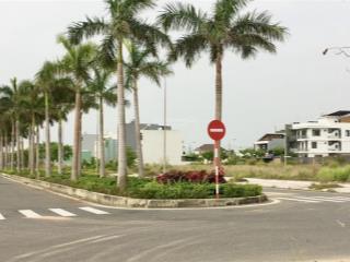 Trục chính 2 làn đường hàng dừa 29/3 hoà xuân