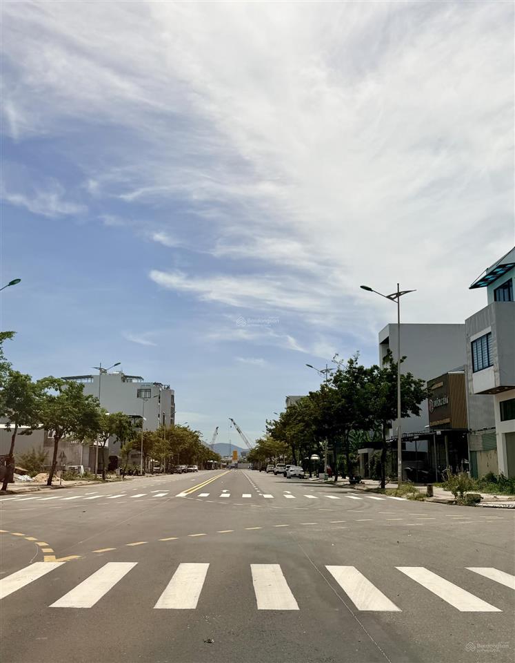 Trục shophouse  mặt tiền đường 29 tháng 3  hòa xuân