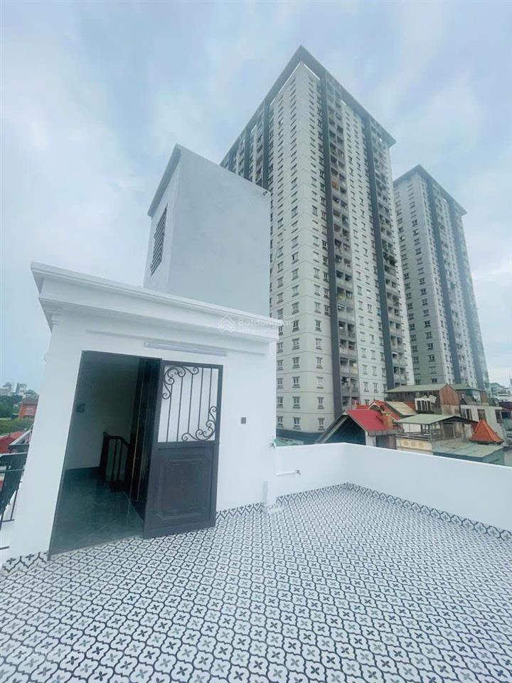 Chính chủ bán nhà riêng thái hà  6 tầng  33m 4 phòng ngủ mặt tiền rộng 7m