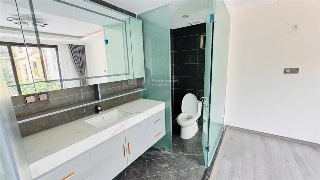 Chính chủ bán nhà riêng thái hà  6 tầng  33m 4 phòng ngủ mặt tiền rộng 7m
