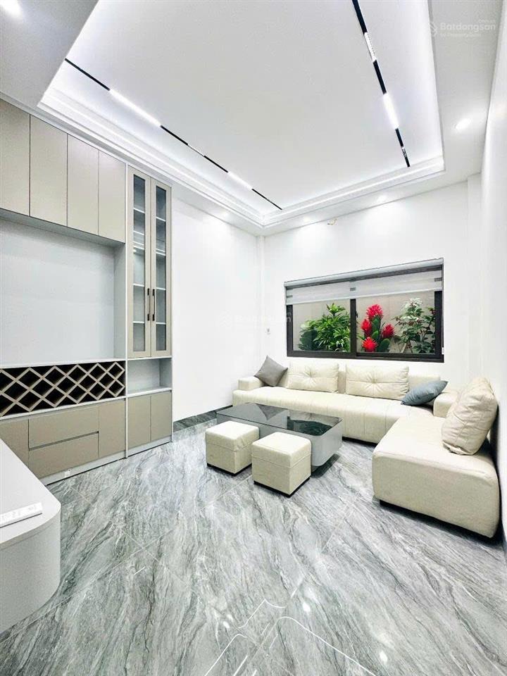 Phân lô đường láng ô tô dừng đỗ  5 tầng thang máy  nội thất nhập khẩu  2 mặt thoáng vĩnh viễn