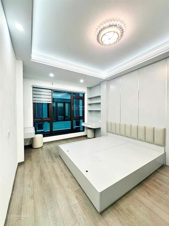 Phân lô đường láng ô tô dừng đỗ  5 tầng thang máy  nội thất nhập khẩu  2 mặt thoáng vĩnh viễn