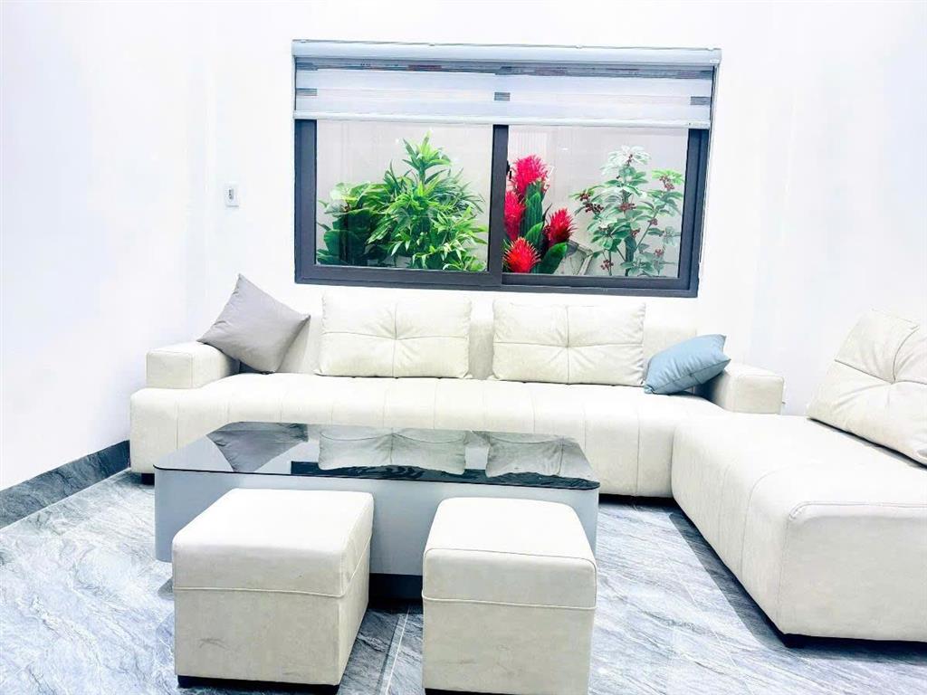 Phân lô đường láng ô tô dừng đỗ  5 tầng thang máy  nội thất nhập khẩu  2 mặt thoáng vĩnh viễn