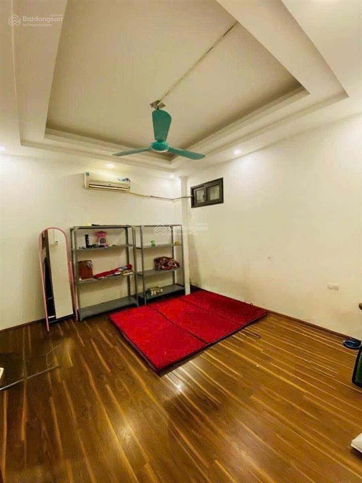 Bán nhà mai dịch ô tô đỗ cửa 6 tầng ô chờ thang máy kinh doanh văn phòng