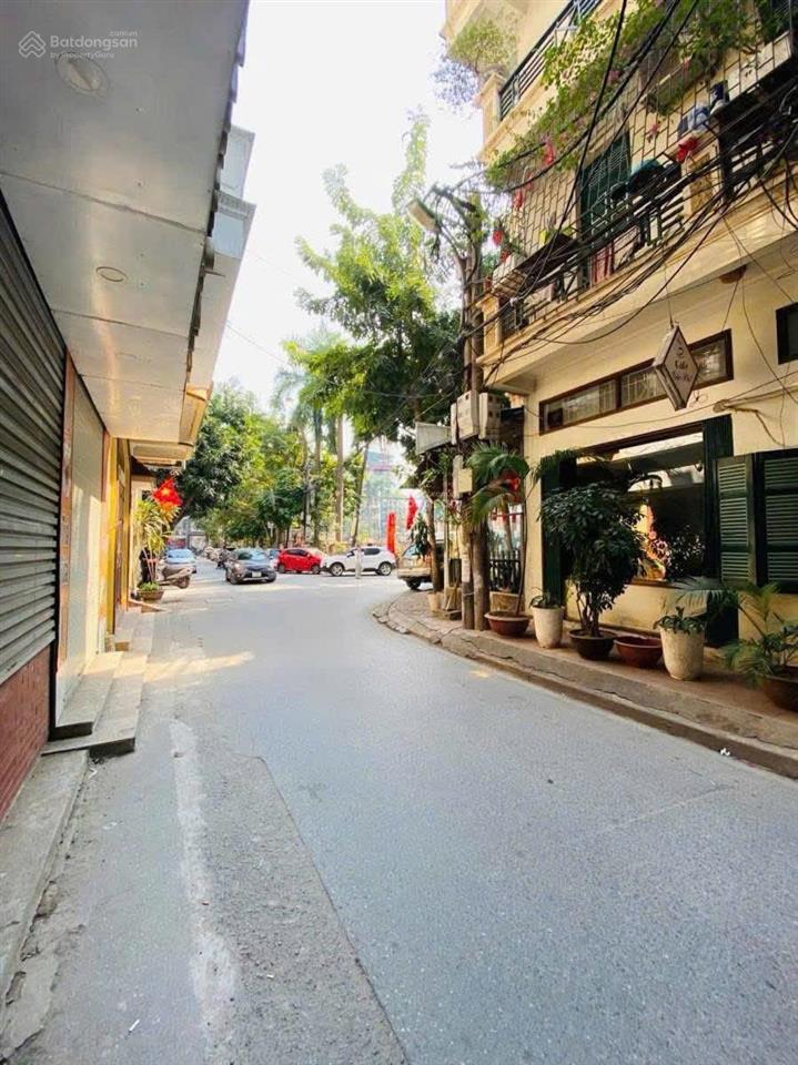 Bán nhà mai dịch ô tô đỗ cửa 6 tầng ô chờ thang máy kinh doanh văn phòng