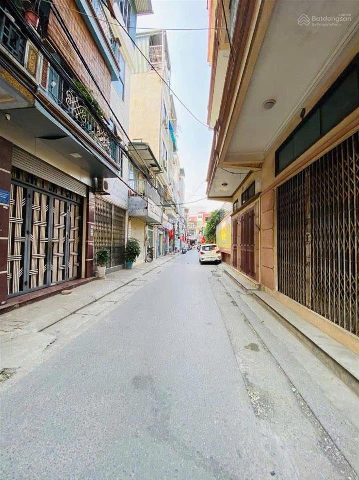 Bán nhà mai dịch ô tô đỗ cửa 6 tầng ô chờ thang máy kinh doanh văn phòng