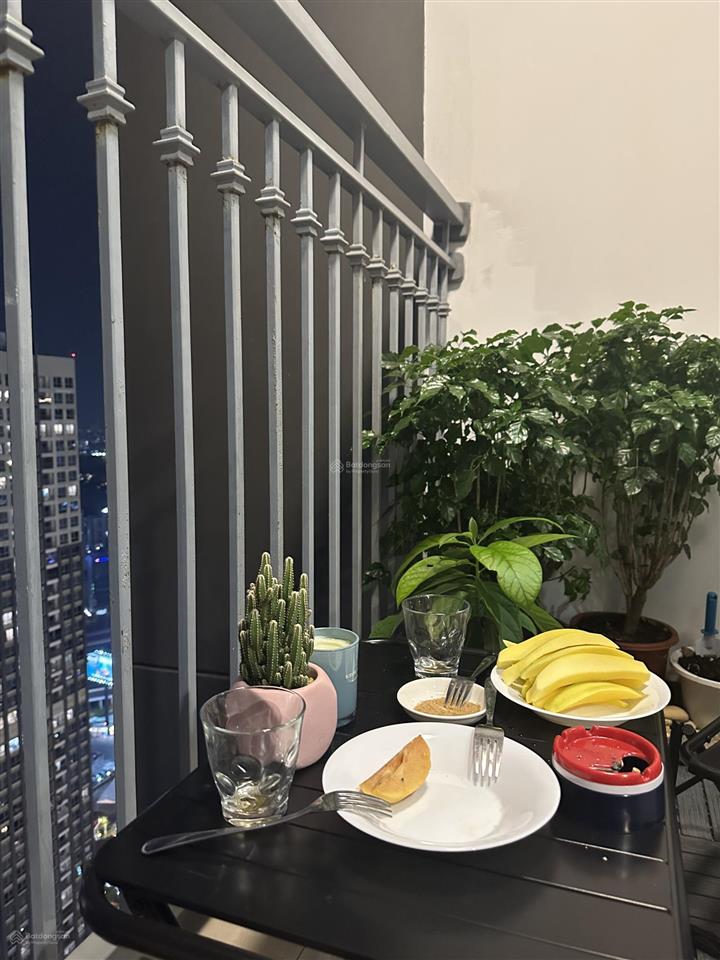 Cho thuê căn góc tầng cao land mark 2, 2pn 88m2, full nội thất cao cấp