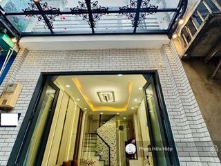 Nhà mới cách mạng tháng 8, trung tâm quận 3  full nội thất, dọn ở ngay đón tết  giá 4,86 tỷ