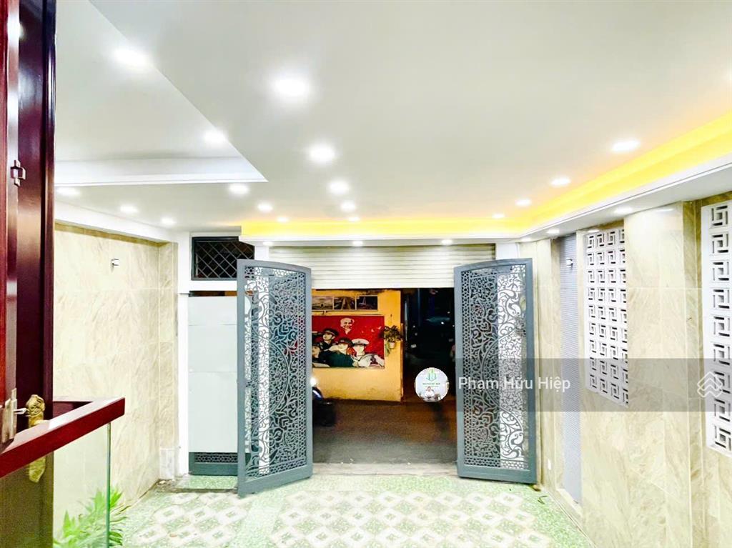 Đón tết nhà trung tâm phú nhuận, gần nguyễn văn trỗi  5tầng, có hầm, thang máy, hồ bơi, giá 16,9tỷ