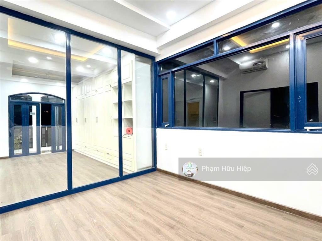 Đón tết nhà trung tâm phú nhuận, gần nguyễn văn trỗi  5tầng, có hầm, thang máy, hồ bơi, giá 16,9tỷ