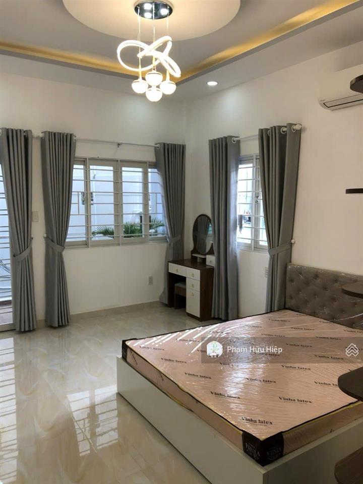 Nhà căn góc trần phú, quận 5  ngang 5,1m hiếm, sát mặt tiền, 7pn, thu nhập 400tr/năm  giá 9,29 tỷ