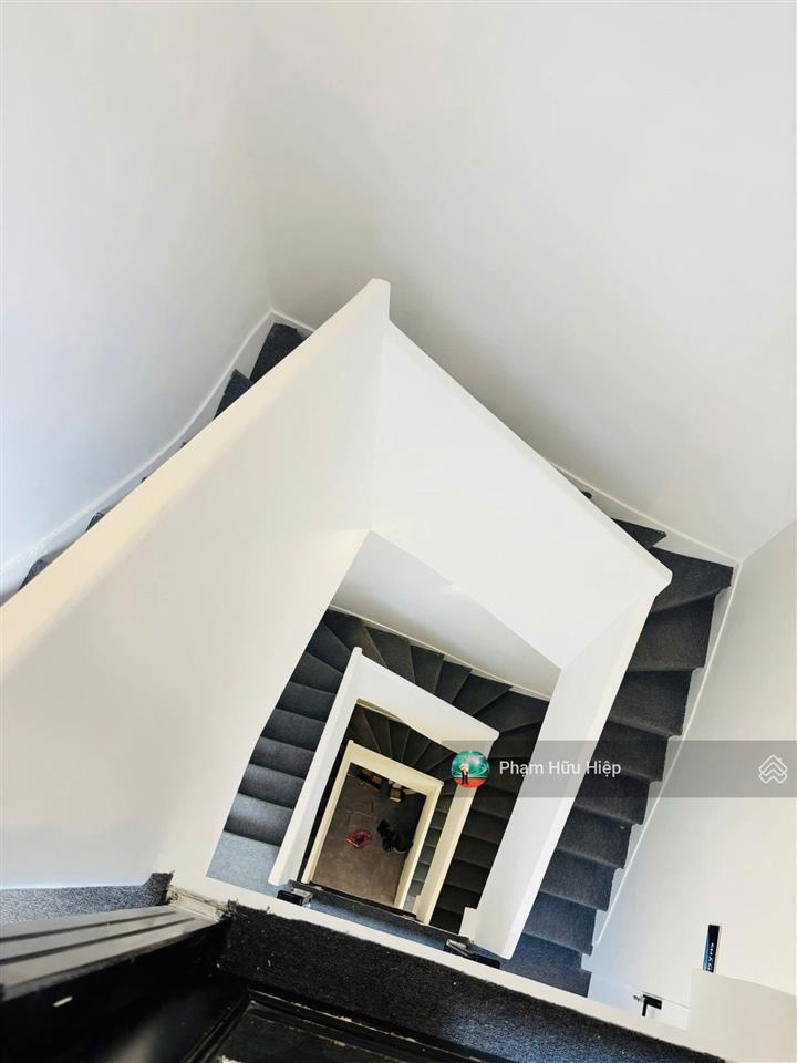 Mặt tiền đinh tiên hoàng quận 1, 2 mặt tiền, thang máy, hđ thuê 81tr/tháng