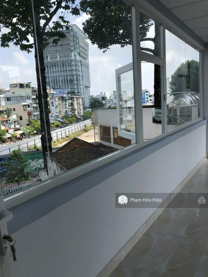 Nhà căn góc trần phú, quận 5  ngang 5,1m hiếm, sát mặt tiền, 7pn, thu nhập 400tr/năm  giá 9,29 tỷ
