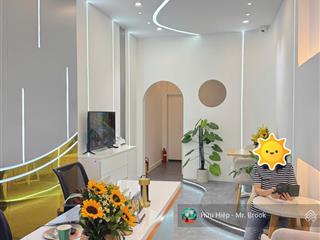 Mặt tiền đinh tiên hoàng, khu tân định quận 1  2 mặt tiền, thang máy, hđ thuê 81tr/tháng, 18,5 tỷ