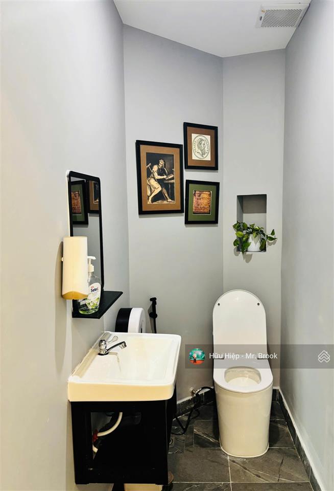 Mặt tiền đinh tiên hoàng, khu tân định quận 1  2 mặt tiền, thang máy, hđ thuê 81tr/tháng, 18,5 tỷ