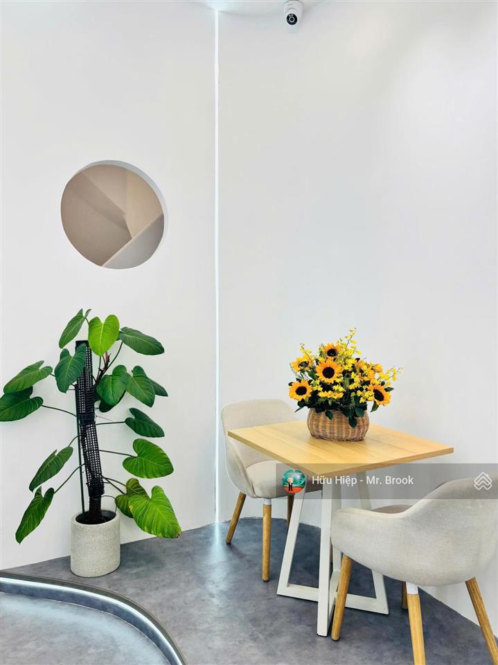 Mặt tiền đinh tiên hoàng, khu tân định quận 1  2 mặt tiền, thang máy, hđ thuê 81tr/tháng, 18,5 tỷ