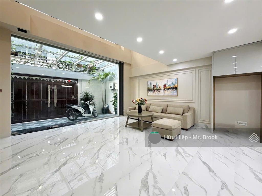 Nhà đẹp phạm viết chánh, trung tâm quận 1, ngang hiếm 6m, 6 tầng, thang máy, full nội thất ở ngay