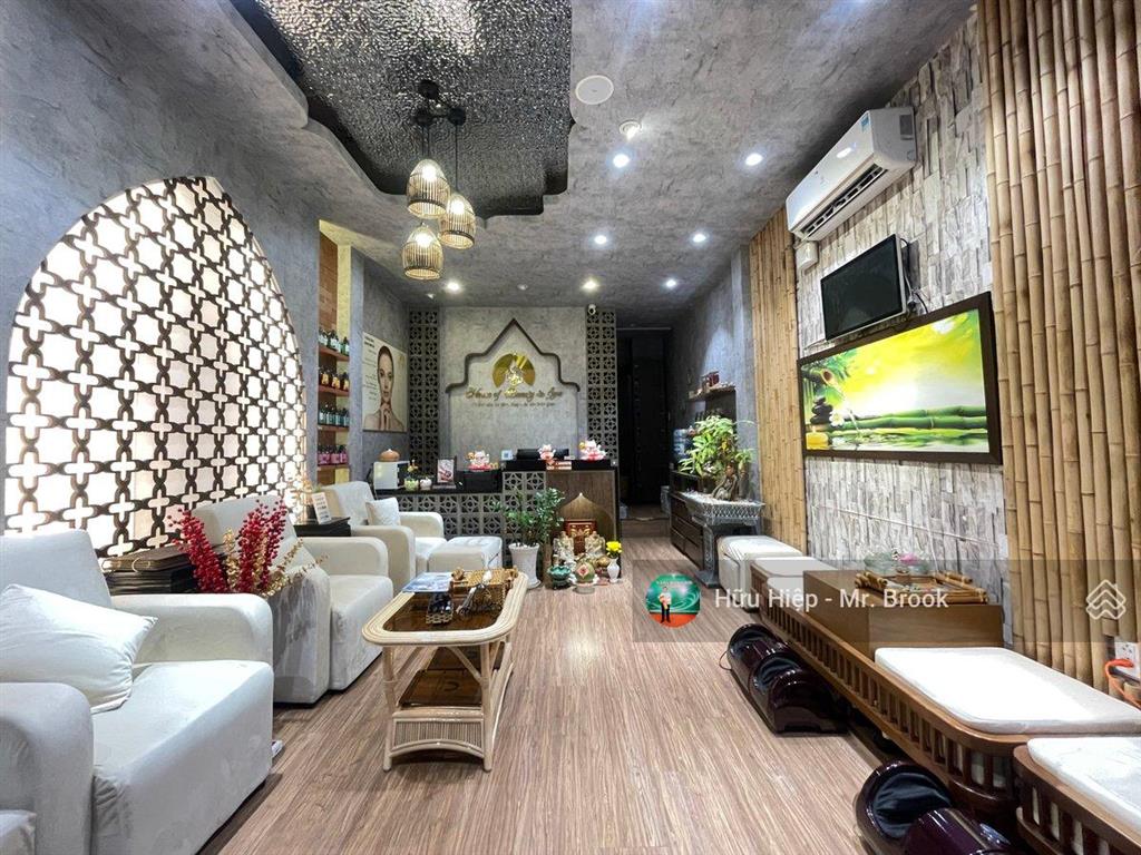 Nhà mặt tiền quận 1, gần trần hưng đạo  dòng tiền 432tr/năm, cho thuê, chdv & airbnb, giá 539tr/m²