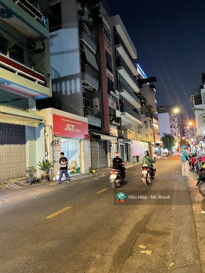 Nhà mặt tiền quận 1, gần trần hưng đạo  dòng tiền 432tr/năm, cho thuê, chdv & airbnb, giá 539tr/m²