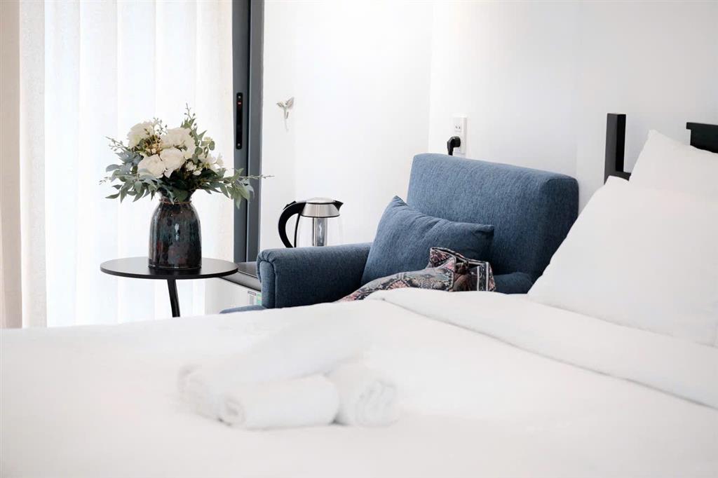 Bán nhà 2 mặt hẻm ô tô khu tân định, quận 1  ngang 5.3m hiếm, 7 tầng, dòng tiền ~70tr, giá 12.7 tỷ