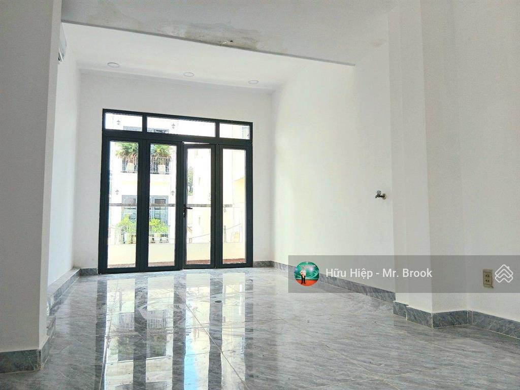 Nhà mặt tiền phan văn trị quận 5, sát quận 1  4 tầng, 28,8m², dòng tiền 300tr/năm, tiện kinh doanh