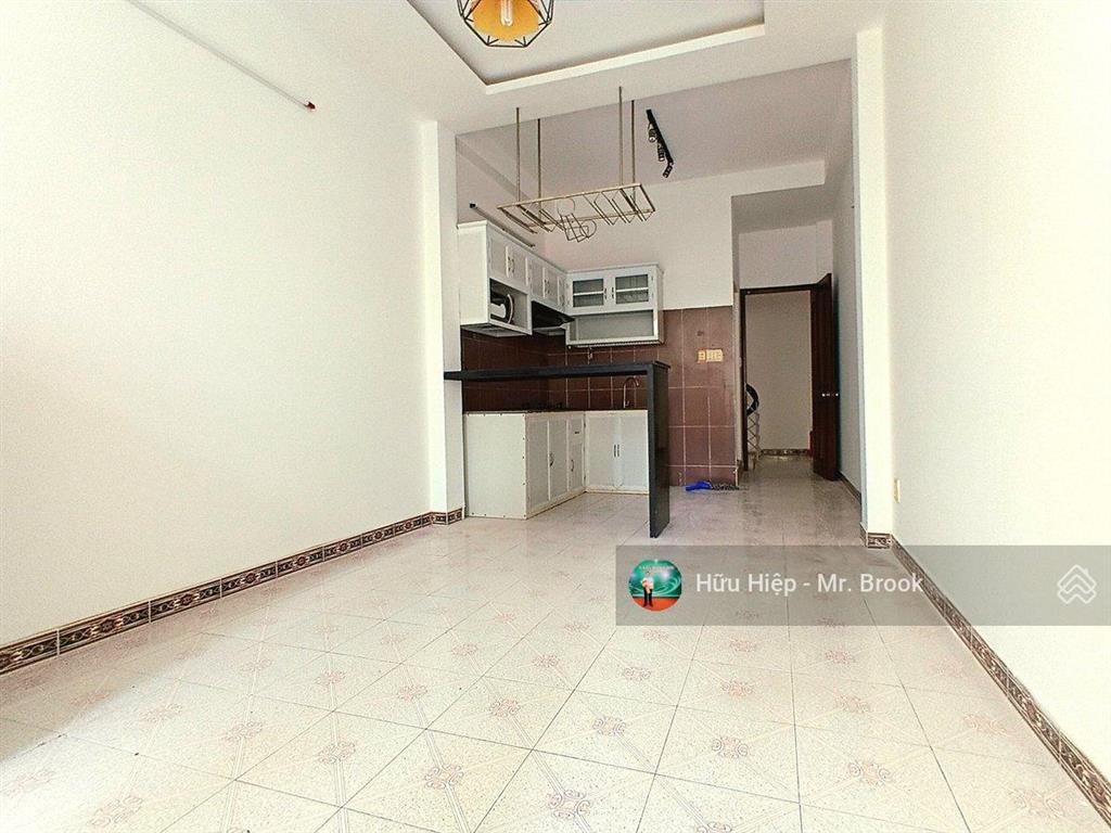 Nhà mặt tiền phan văn trị quận 5, sát quận 1  4 tầng, 28,8m², dòng tiền 300tr/năm, tiện kinh doanh