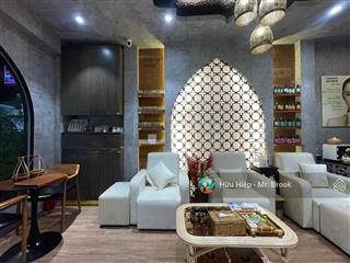 Báu vật nhà mặt tiền trung tâm quận 1, sát trần hưng đạo, dòng tiền 439tr/năm, giá hiếm ~539tr/m².