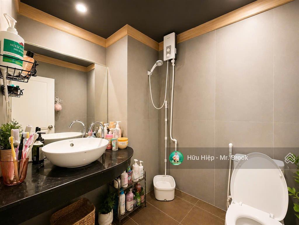 Bán nhà hẻm ô tô lê thánh tôn quận 1 4 tầng, 42.4m², dòng tiền 470tr/năm, tiện cho thuê kinh doanh