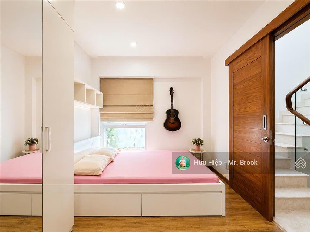 Bán nhà hẻm ô tô lê thánh tôn quận 1 4 tầng, 42.4m², dòng tiền 470tr/năm, tiện cho thuê kinh doanh