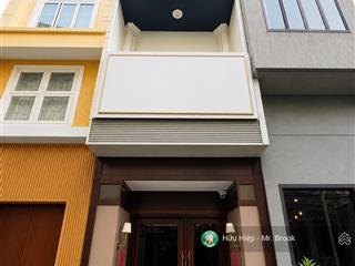 Bán nhà hẻm ô tô lê thánh tôn quận 1 4 tầng, 42.4m², dòng tiền 470tr/năm, tiện cho thuê kinh doanh